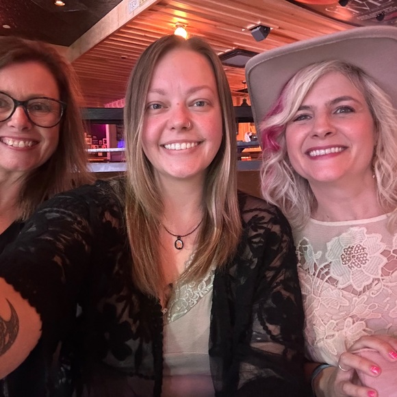 ๐Like for shows๐ - Picture 10 of 15